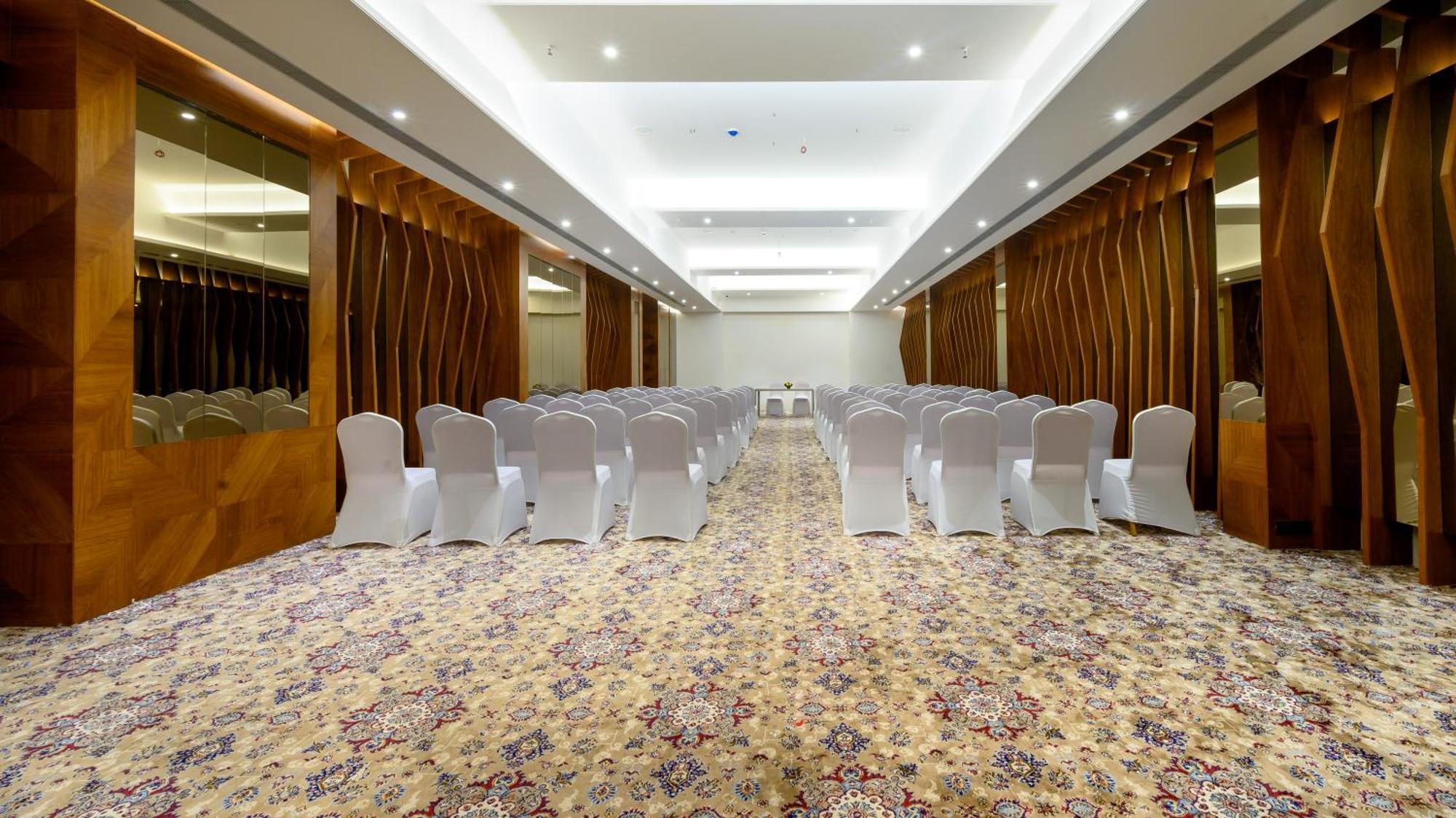 Aria Resort & Spa Nashik Exterior photo