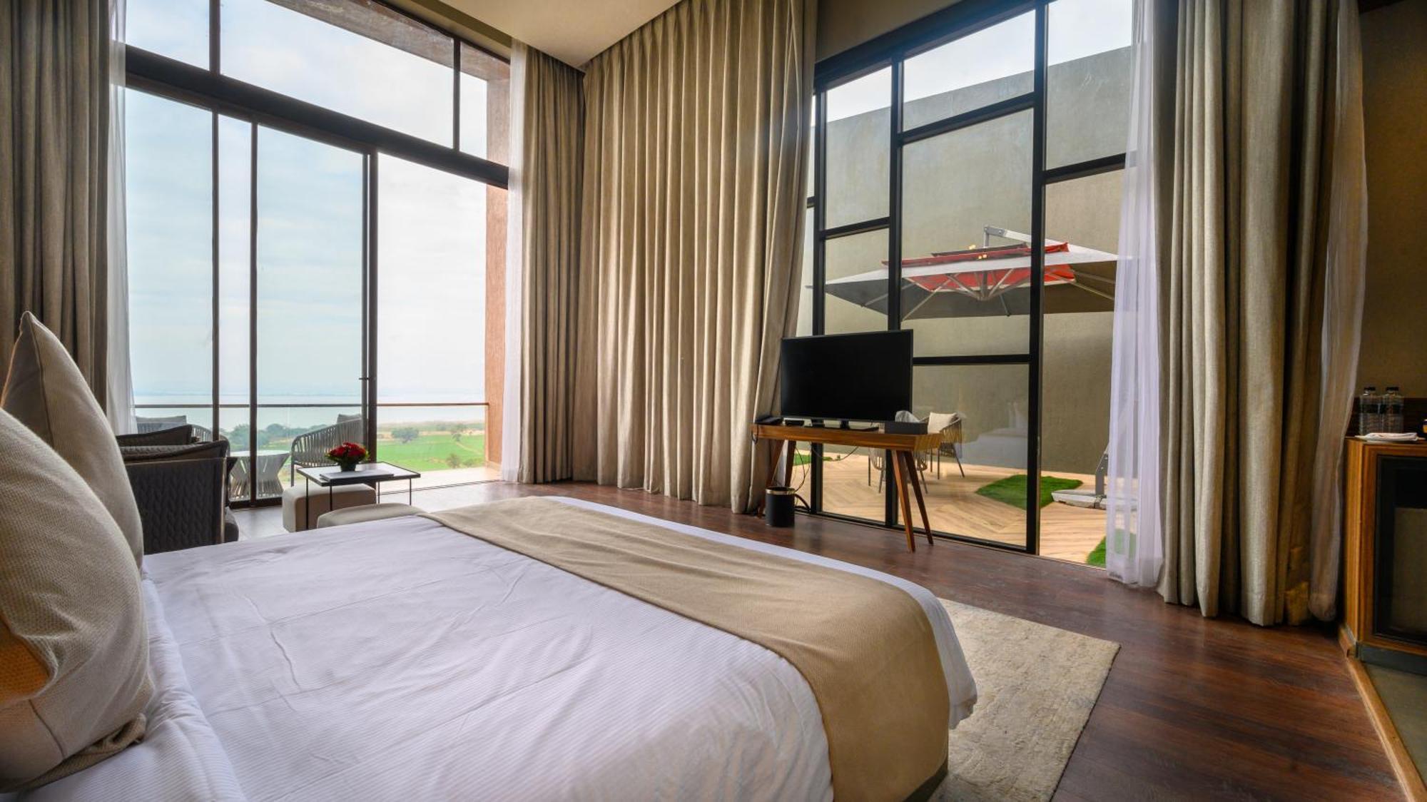 Aria Resort & Spa Nashik Exterior photo