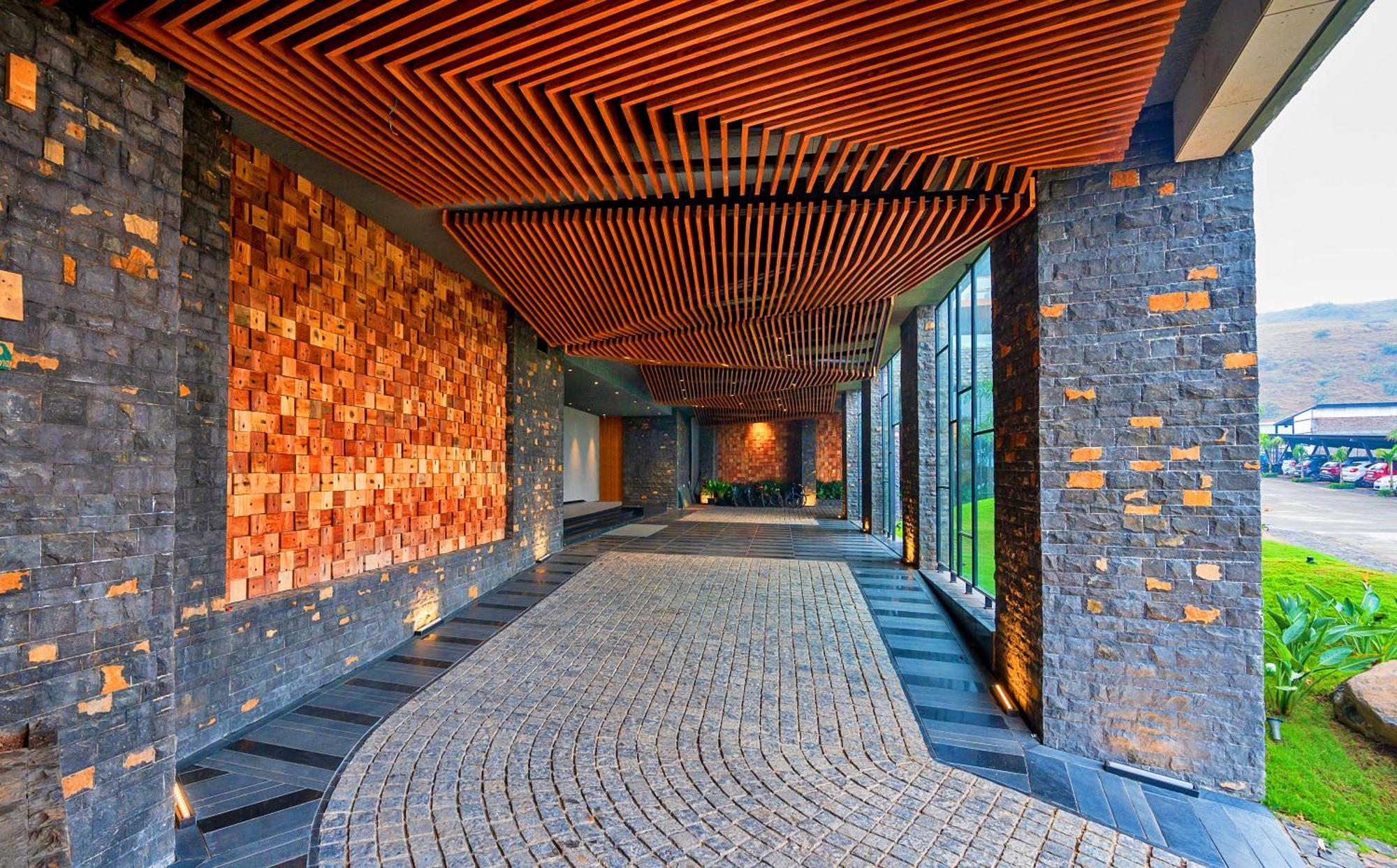 Aria Resort & Spa Nashik Exterior photo